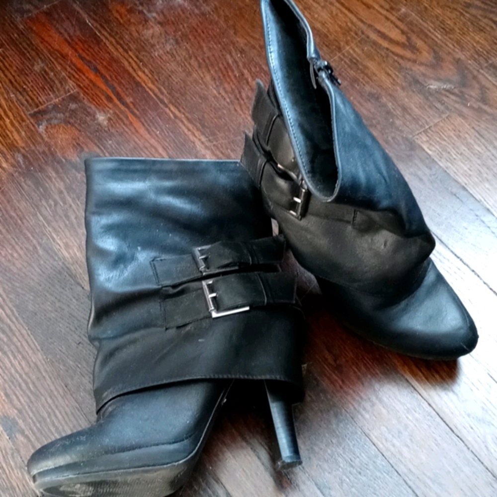 Heeled booties